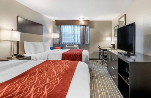 Greenburg House | Discover a Revitalized Experience at Our Comfort Hotel