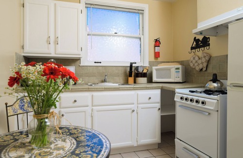 Cow Hollow Hotel | Experience a Tranquil Oasis at Marina Motel -San Francisco's Best Kept Secret!