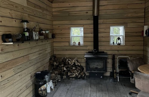 Euclid Cabin | Discover Your Rustic Family-Friendly Retreat Today!