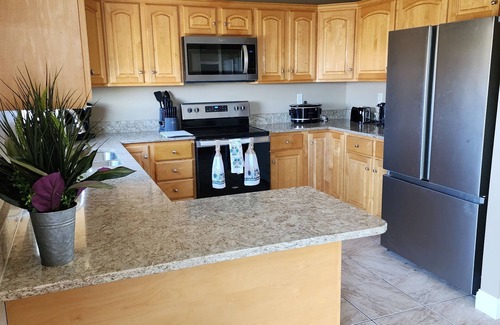 Carterville House | Ideal Open Concept Home with Hot Tub & Spa in So IL