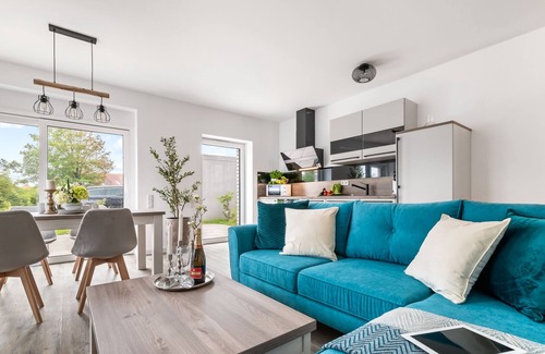 Daenschendorf Apartment | Salzbrise Fehmarn: Bright Oceanfront Escape with Spa & Pool