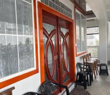 Bambalapitiya Apartment | Discover Colombo Like a Local with Pet-Friendly Comfort