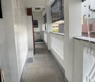 Bambalapitiya Apartment | Discover Colombo Like a Local with Pet-Friendly Comfort