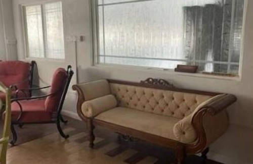 Bambalapitiya Apartment | Discover Colombo's Local Vibes with Family-Friendly Comfort