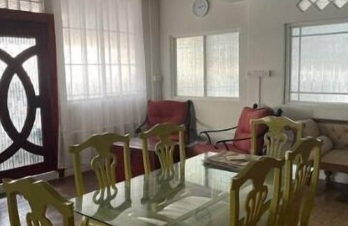 Bambalapitiya Apartment | Discover Colombo's Local Vibes with Family-Friendly Comfort