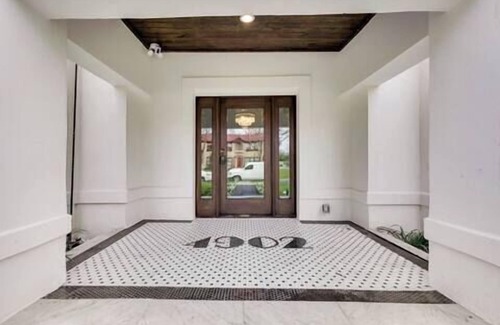 Old East Dallas Condo | Experience Dallas luxury redefined in this one-of-a-kind, three-bedroom residence, where historic charm meets cutting-edge comfort. Thoughtfully curated for discerning travelers, every detail has been elevated for a great getaway. A great short stay!