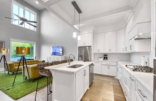 Hattiesburg Villa | Unforgettable Stay in Hattiesburg's Prime Location!