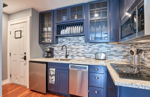 Newberg Apartment | Discover Historic Newberg at Yamhill Flats: Suite 2, Rated 9.8