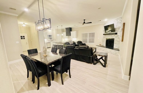 Kemah House | Discover Kemah: Gorgeous 3-Bedroom Retreat with Family Amenities