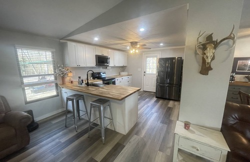 Autaugaville House | Discover Pet-Friendly Riverfront Retreat in Alabama