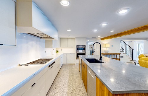 Mount Dora House | Discover Lakefront Paradise: A Perfect Spring Retreat