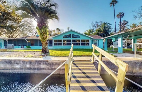 Homosassa House | Idyllic Gulf-Front Retreat with Pool and Ocean Views