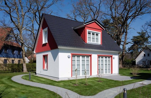 Ostseebad Prerow House | Discover the Dream Garden: Pet Friendly & Spa Retreat