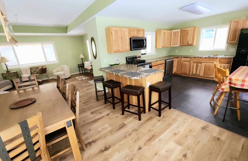 Frankfort House | Explore Pine Ridge Retreat: Pet-Friendly Getaway Near Lake