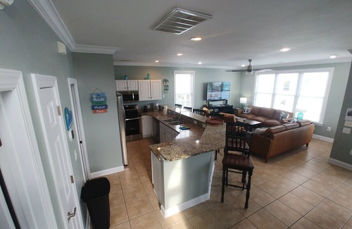 Myrtle Beach House | Beach House Retreat: Steps from Ocean with Amazing Amenities