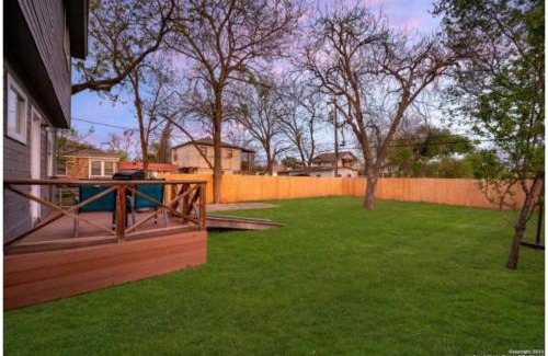 Highland Park House | Discover Tranquility in a Family-Friendly Downtown Home