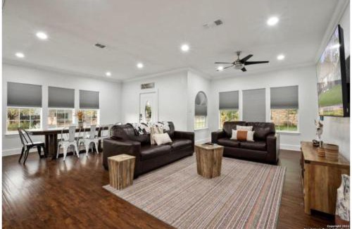 Highland Park House | Discover Tranquility in a Family-Friendly Downtown Home