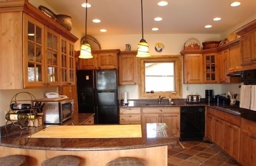 Lead Cabin | Pet-Friendly Ski Cabin with Spa in Black Hills, South Dakota