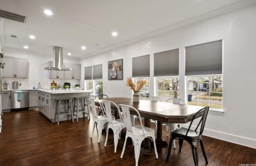 Highland Park Cottage | Discover Tranquility in a Downtown 4BR/3BA Retreat
