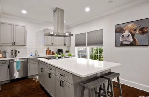 Highland Park Cottage | Discover Tranquility in a Downtown 4BR/3BA Retreat
