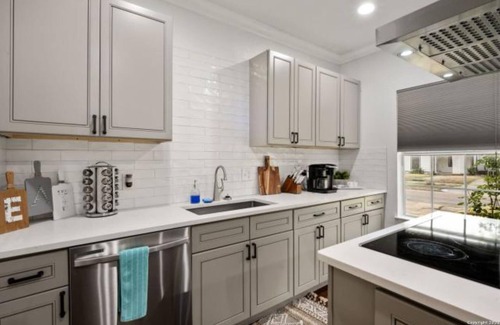 Highland Park Cottage | Discover Tranquility in a Downtown 4BR/3BA Retreat