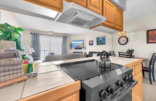 Lincoln City Condo | Oceanfront Retreat with Beach Access at Siletz Bay