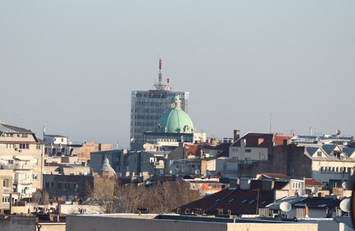 Vracar Apartment | Unwind at the Penthouse Terrace with Lake Views in Belgrade