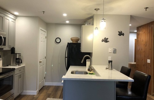 Stratton Mountain Condo | Renovated Stratton Mtn Resort Condo with Pool & Spa