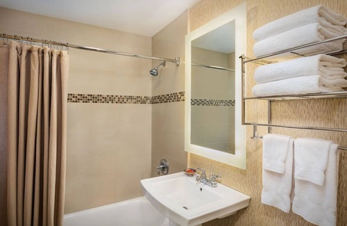 Central Mission Beach Hotel | Experience the Best of San Diego! 2 Garden View Units, Free Parking, Pool