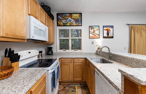 Wintergreen Condo | Unforgettable Summer at Wintergreen: Pool, Golf & Hiking