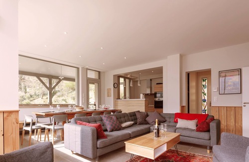 Cauterets Ski Chalet | Indulge in Comfort at Chalet La Source with Scenic Views