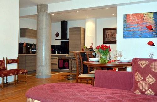 Belsunce Apartment | Discover Marseille: 9.8 Rated Oceanfront Apartment with Spa