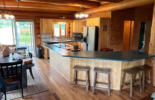 Valdez Cabin | Discover the Majesty of Valdez with Family-Friendly Amenities