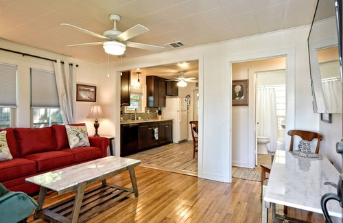 New Braunfels House | Discover Your Dream Getaway by Schlitterbahn Waterpark