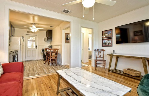 New Braunfels House | Discover Your Dream Getaway by Schlitterbahn Waterpark