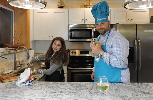 Butler House | Discover the Water's Edge: Perfect for Families & Pets!