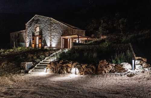 Scopello House | Discover the Zingaro Nature Reserve in a Unique Ancient Ruin