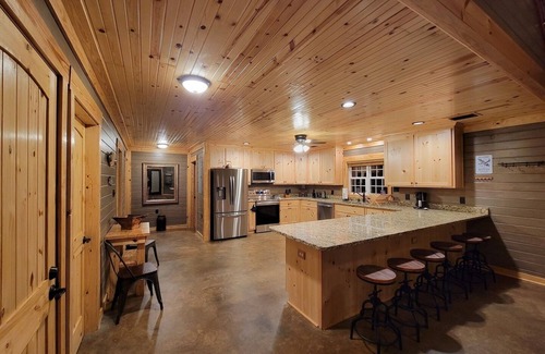Valley Cabin | Experience Nature at The Lodge at NewMor River Preserve