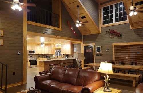 Valley Cabin | Experience Nature at The Lodge at NewMor River Preserve