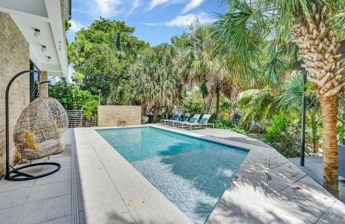 Northeast Miami Villa | Discover Comfort in Our Stylish Balinese Waterfront Home