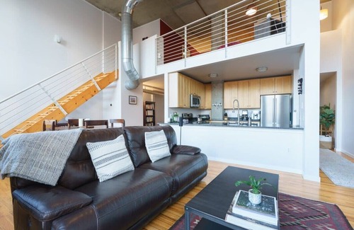 Civic Center Apartment | Discover Denver in Our Inviting Downtown Loft with Kitchen
