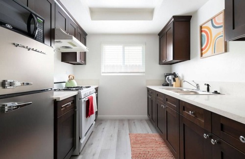 Alhambra Apartment | Explore Downtown Alhambra