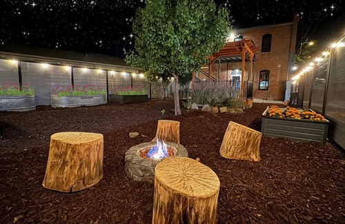 Aztec House | Explore Four Corners 4BR Retreat Above Winery