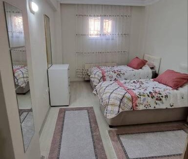 Bagcilar Apartment | Cozy Kirazli Flat in Istanbul, 12 Min to Metro Station