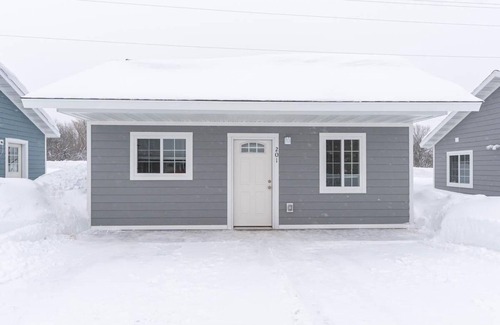 Laurium Cottage | Guest Rated 10/10 - Explore Keweenaw 2 Bedroom Cottage