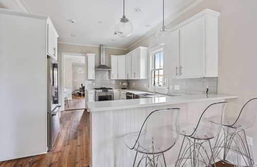 Irish Channel House | Discover Magazine Street from a Chic, Peaceful Retreat