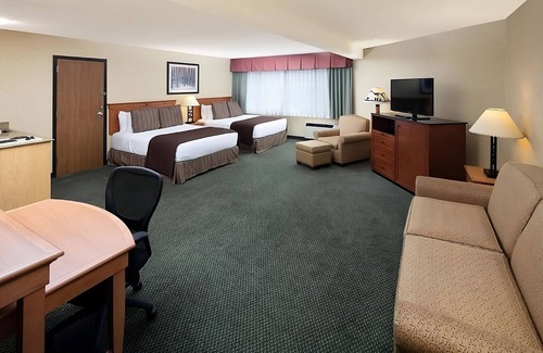 Kalispell Hotel | Discover Kalispell: Pool, Free Parking & Close to Attractions