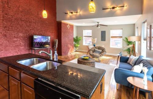 Pendleton Apartment | Experience Downtown Excitement at Broadway Lofts