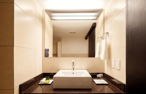 San Jose Hotel | Explore Plaza de la Cultura! Spacious Accommodation, Complimentary Parking!