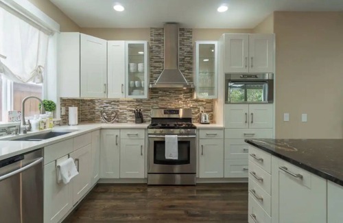Paine Field-Lake Stickney House | Discover Seattle: Your Ideal Family-Friendly Escape Awaits!